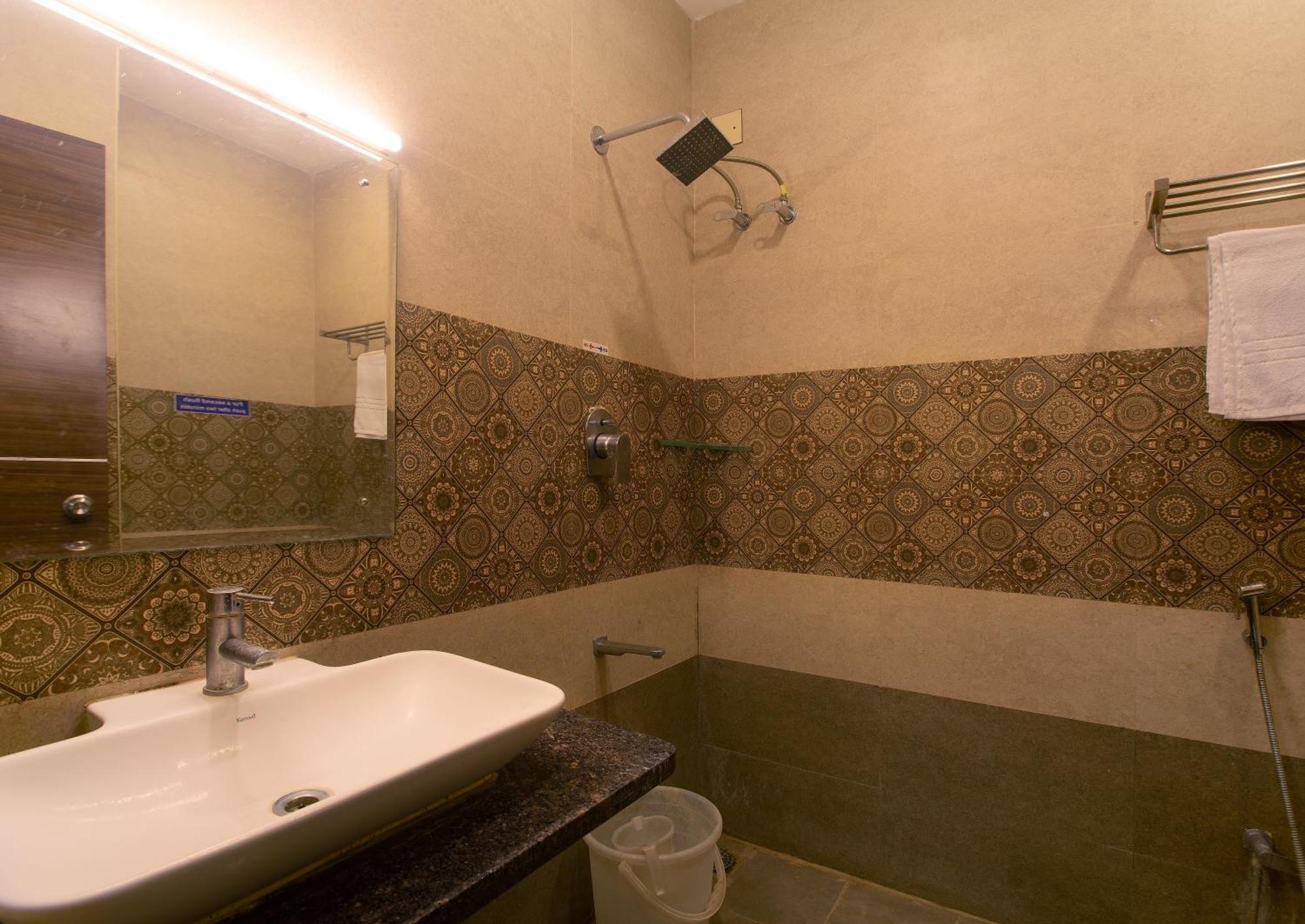 Manjhi Residency Hotel Tiruchirappalli ภายนอก รูปภาพ